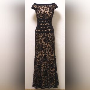 Tadashi Shoji Black Lace Formal Party Cocktail Evening Gown Dress Size 4